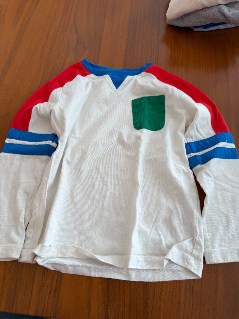 Mini Boden Boys Multi-colored Long Sleeved T shirt / size 5-6